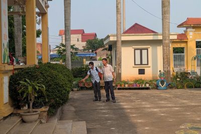 Tổ chức phun thuốc diệt muỗi toàn bộ khuôn viên nhà trường tại 2 điểm trường