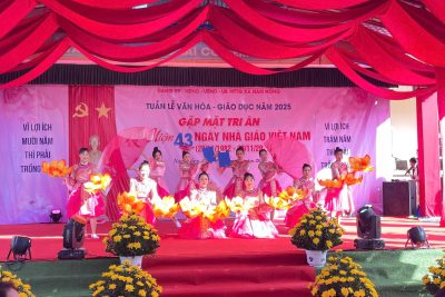 Múa liên khúc cô giáo về bản. Chào mừng Ngày Nhà Giáo Việt Nam 20/11